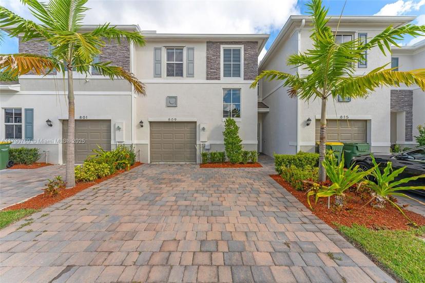 Picture of 809 SE 16Th Ct, Homestead FL 33034