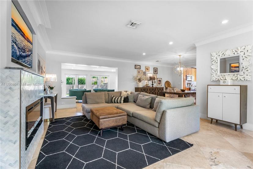 Picture of 840 N Shore Dr, Miami Beach FL 33141