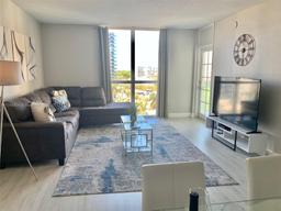 Picture of 3901 S Ocean Dr # 8W, Hollywood, FL 33019