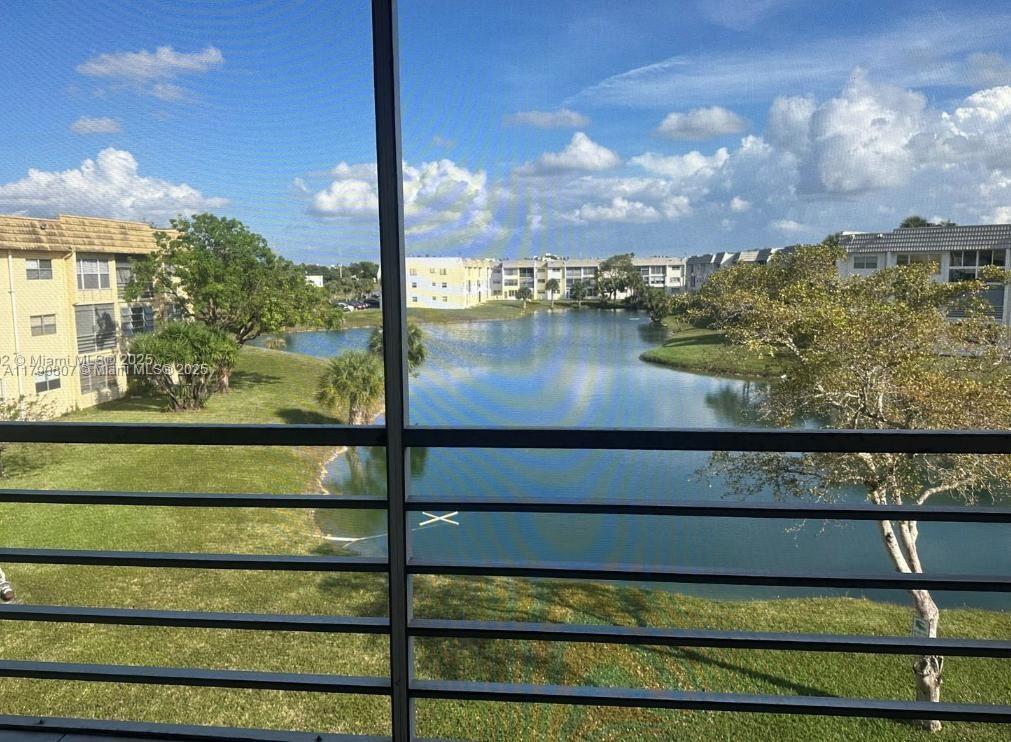 Picture of 8400 Sunrise Lakes Blvd # 310, Sunrise, FL 33322