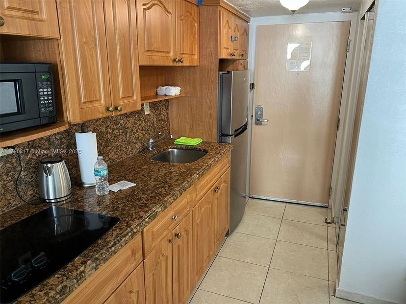 Picture of 19201 Collins Ave # 1025, Sunny Isles Beach FL 33160