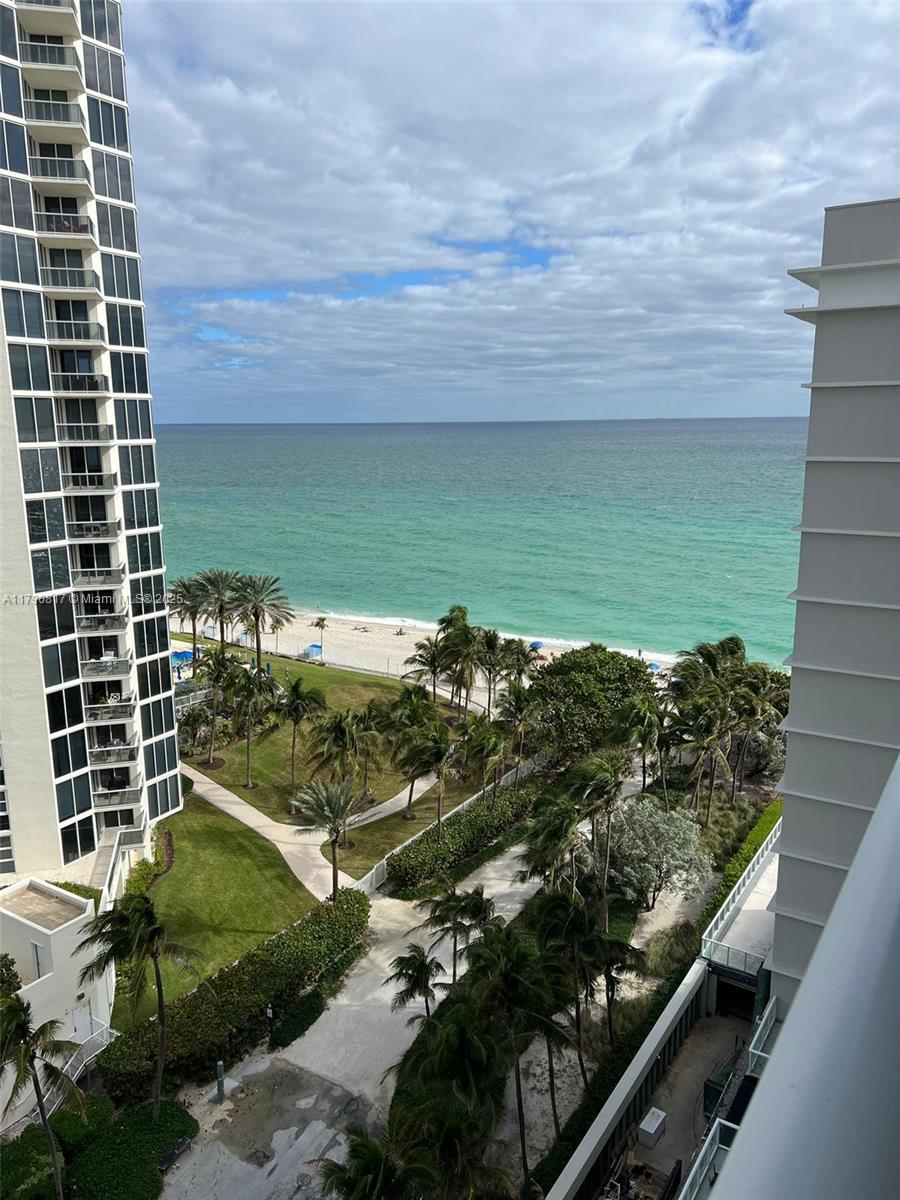 Picture of 19201 Collins Ave # 1025, Sunny Isles Beach, FL 33160