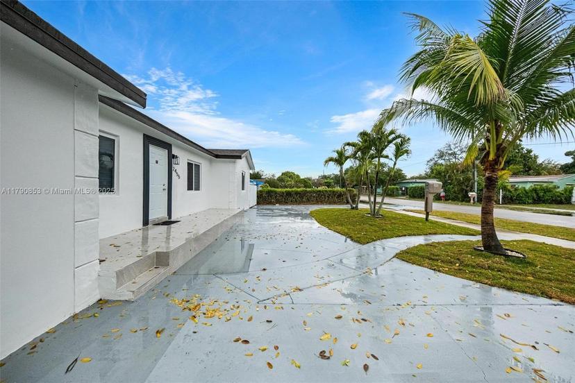 Picture of 2455 NW 102Nd St, Miami FL 33147