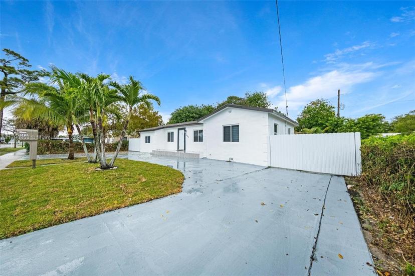 Picture of 2455 NW 102Nd St, Miami FL 33147