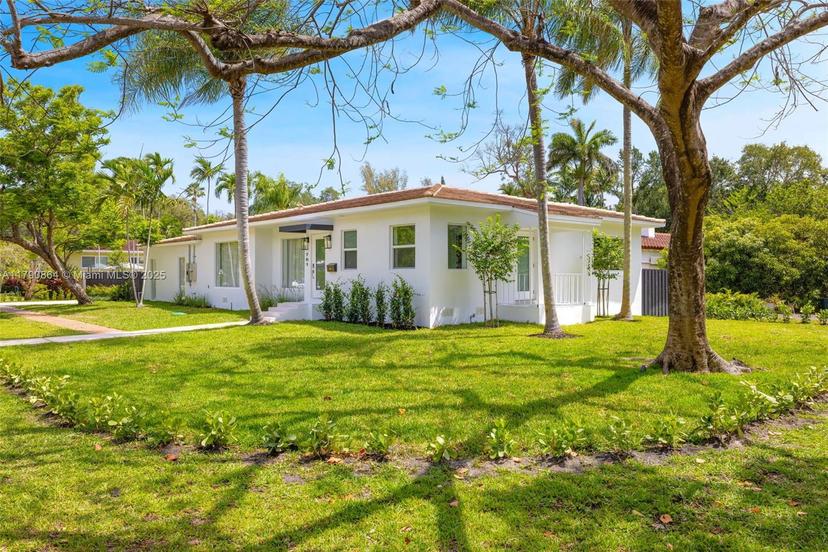 Picture of 701 NE 119Th St, Biscayne Park FL 33161