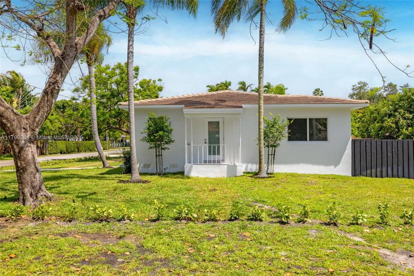 Picture of 701 NE 119Th St, Biscayne Park FL 33161