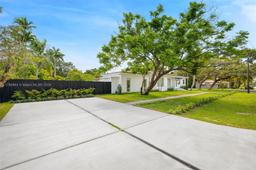 Picture of 701 NE 119Th St, Biscayne Park, FL 33161
