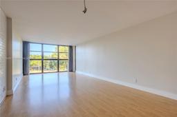 Picture of 400 Leslie Dr # 405, Hallandale Beach, FL 33009