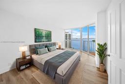 Picture of 7601 E Treasure Dr # 1915, North Bay Village, FL 33141