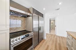 Picture of 7601 E Treasure Dr # 1915, North Bay Village, FL 33141