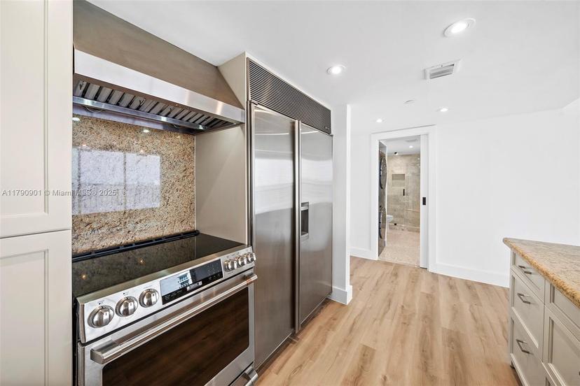 Picture of 7601 E Treasure Dr # 1915, North Bay Village FL 33141