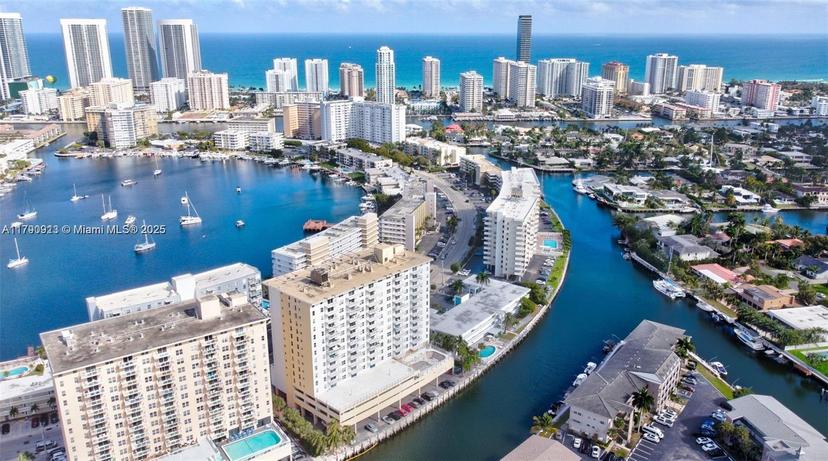 Picture of 427 Golden Isles Dr # 5J, Hallandale Beach FL 33009