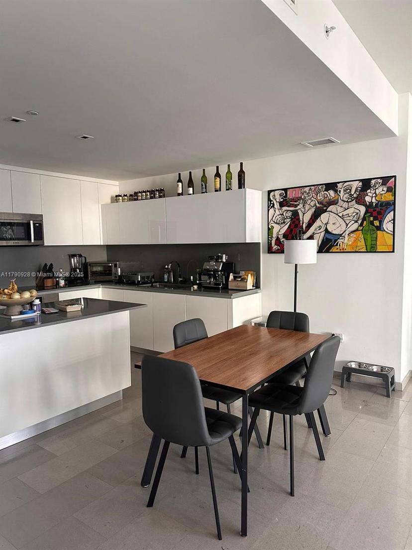 Picture of 88 SW 7Th St # 810, Miami FL 33130