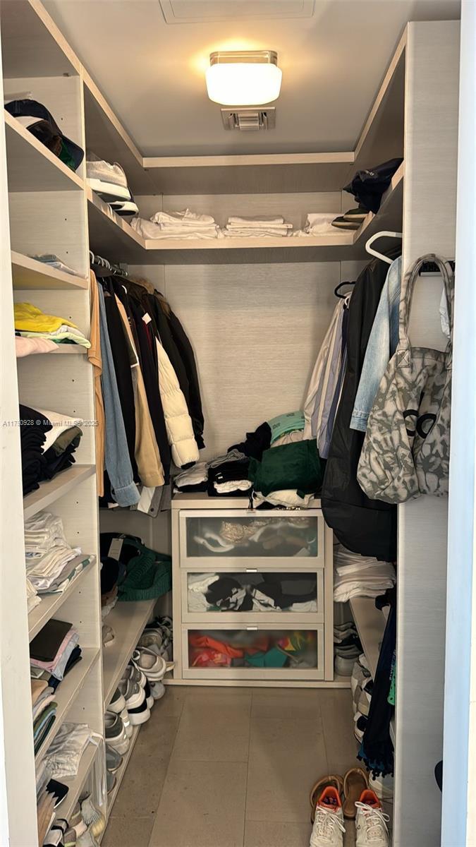 Picture of 88 SW 7Th St # 810, Miami FL 33130