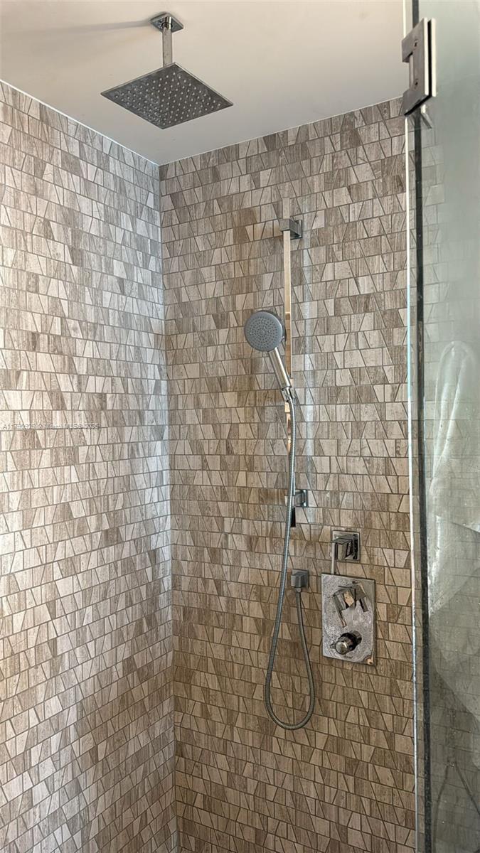 Picture of 88 SW 7Th St # 810, Miami FL 33130