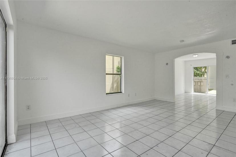Picture of 2306 NW 52Nd Ave # 2306, Lauderhill FL 33313