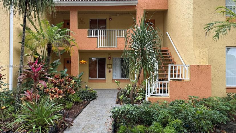 Picture of 906 Coral Club Dr # 906, Coral Springs FL 33071