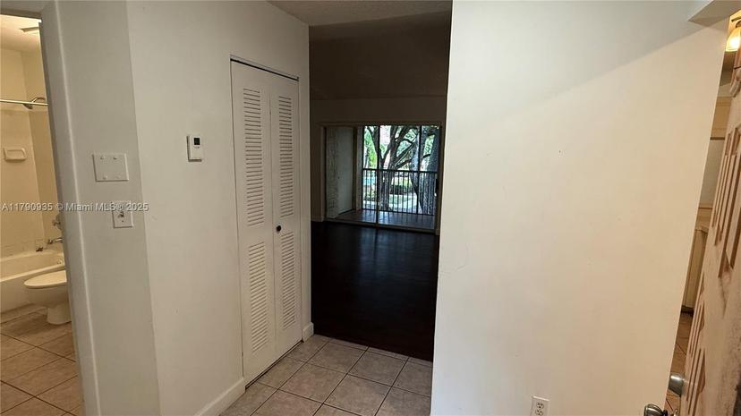 Picture of 906 Coral Club Dr # 906, Coral Springs FL 33071