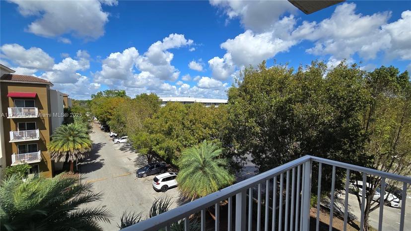 Picture of 11060 SW 196Th St # 407, Cutler Bay FL 33157