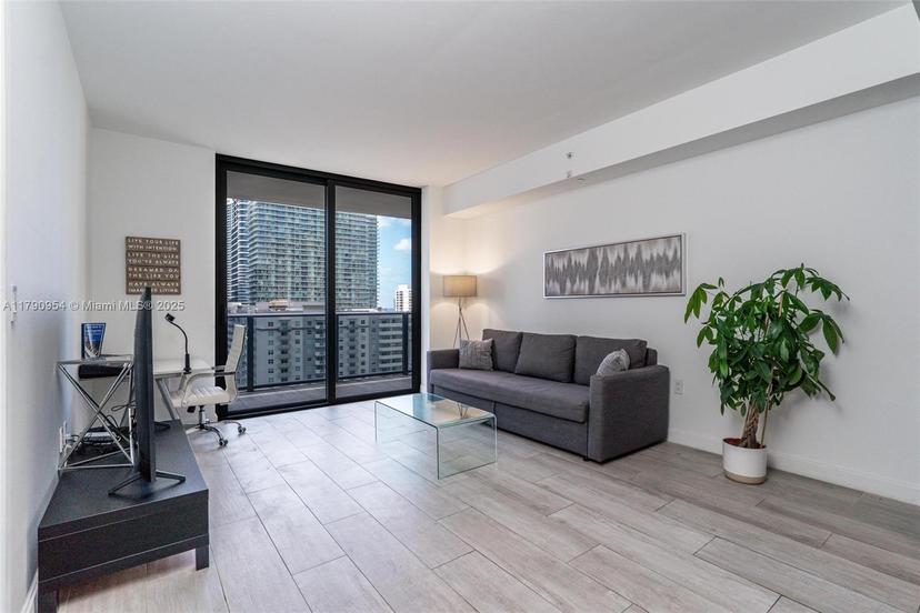 Picture of 45 SW 9Th St # 1205, Miami FL 33130
