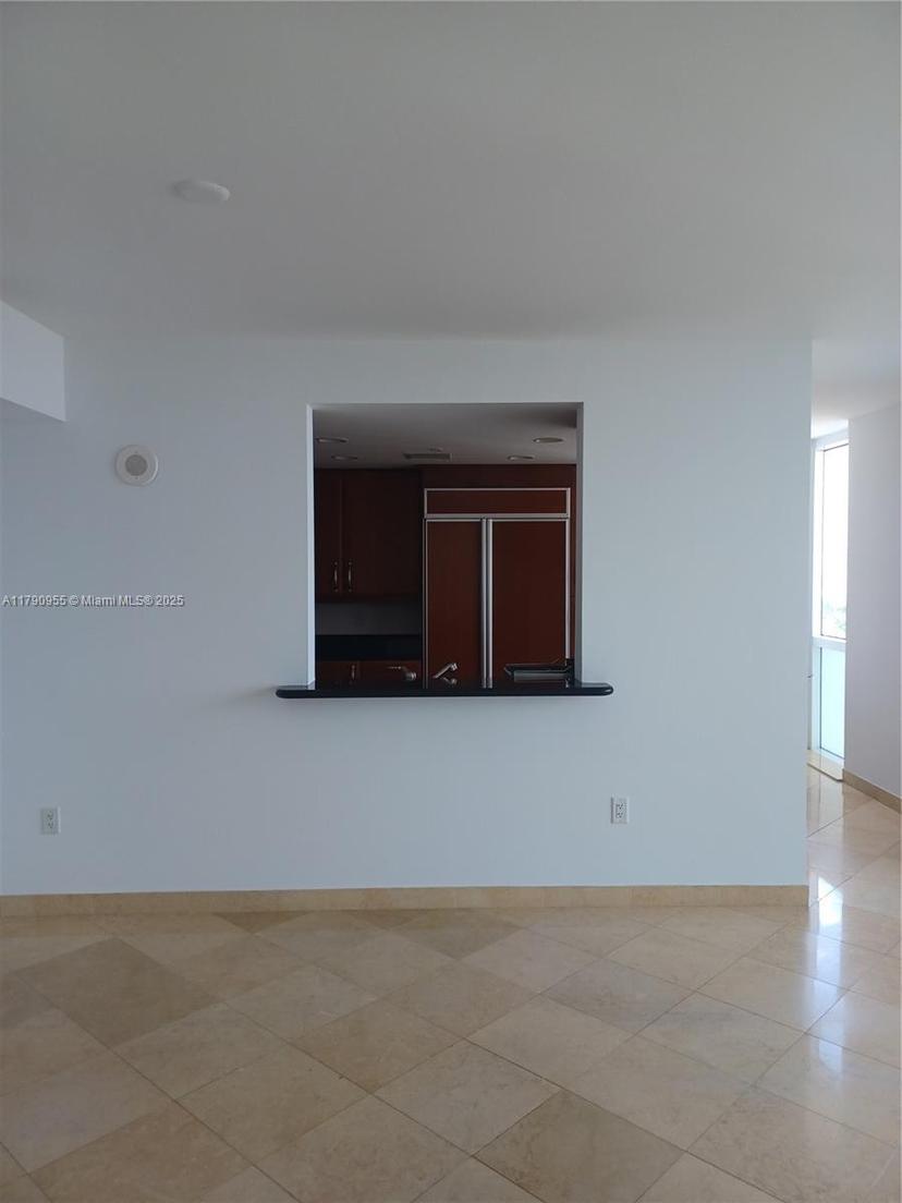 Picture of 19400 Turnberry Way # 1831, Aventura FL 33180