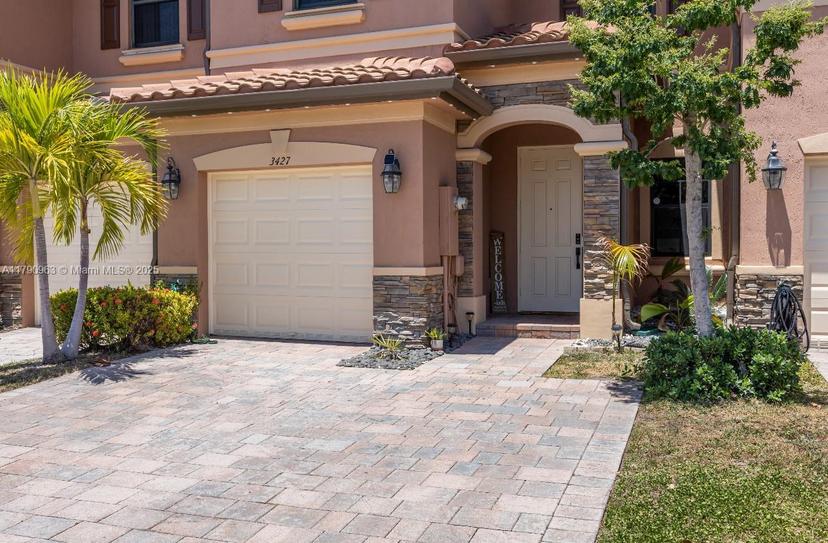 Picture of 3427 W 89Th Ter, Hialeah FL 33018