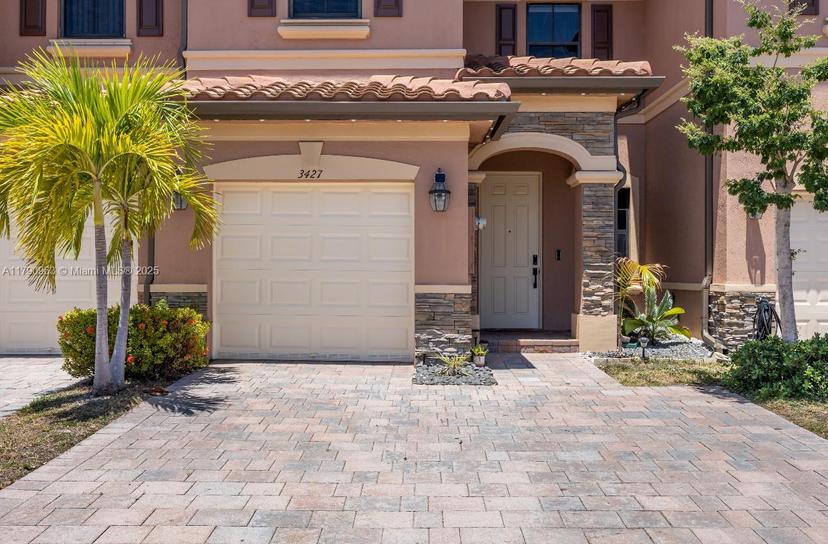 Picture of 3427 W 89Th Ter, Hialeah FL 33018