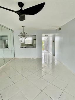 Picture of 8280 Sunrise Lakes Blvd # 307, Sunrise, FL 33322