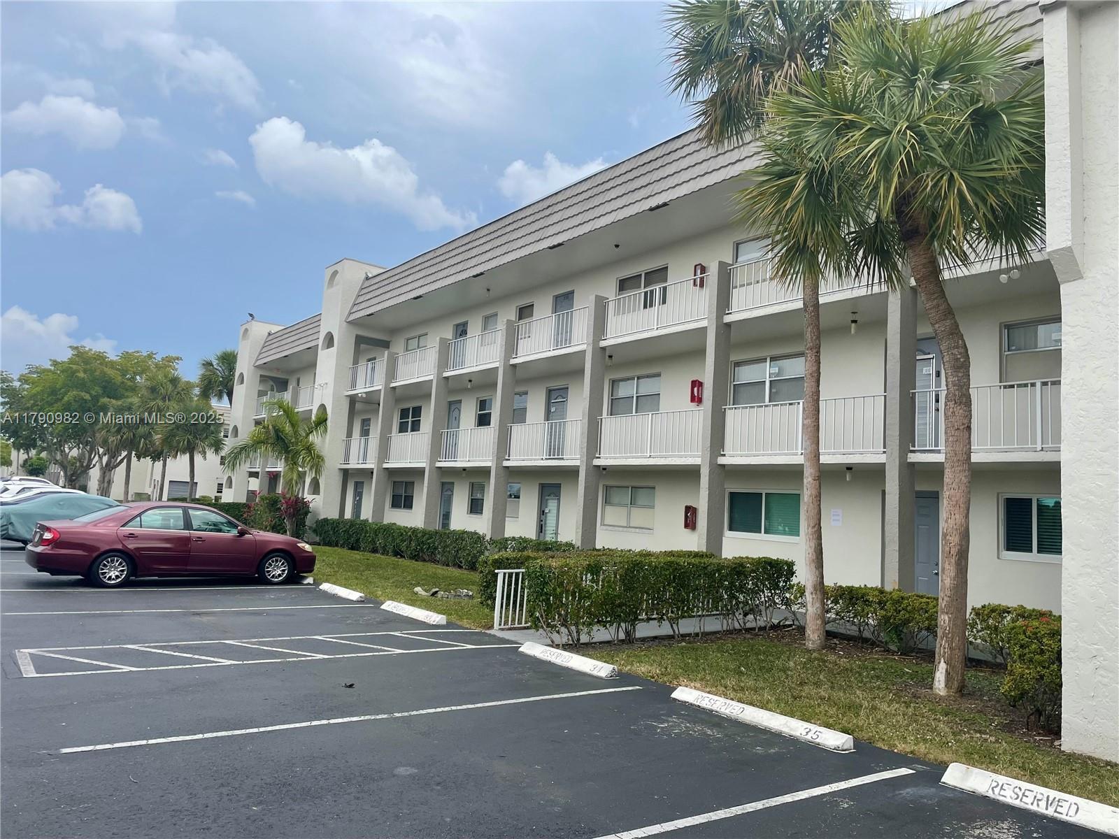 Picture of 8280 Sunrise Lakes Blvd # 307, Sunrise, FL 33322