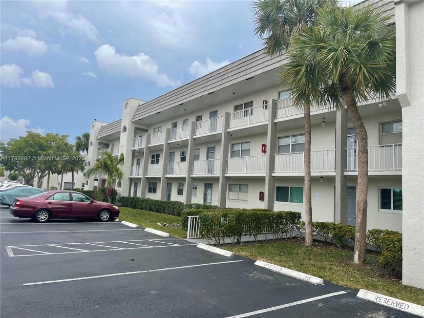 Picture of 8280 Sunrise Lakes Blvd # 307, Sunrise FL 33322