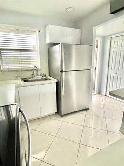 Picture of 8280 Sunrise Lakes Blvd # 307, Sunrise, FL 33322