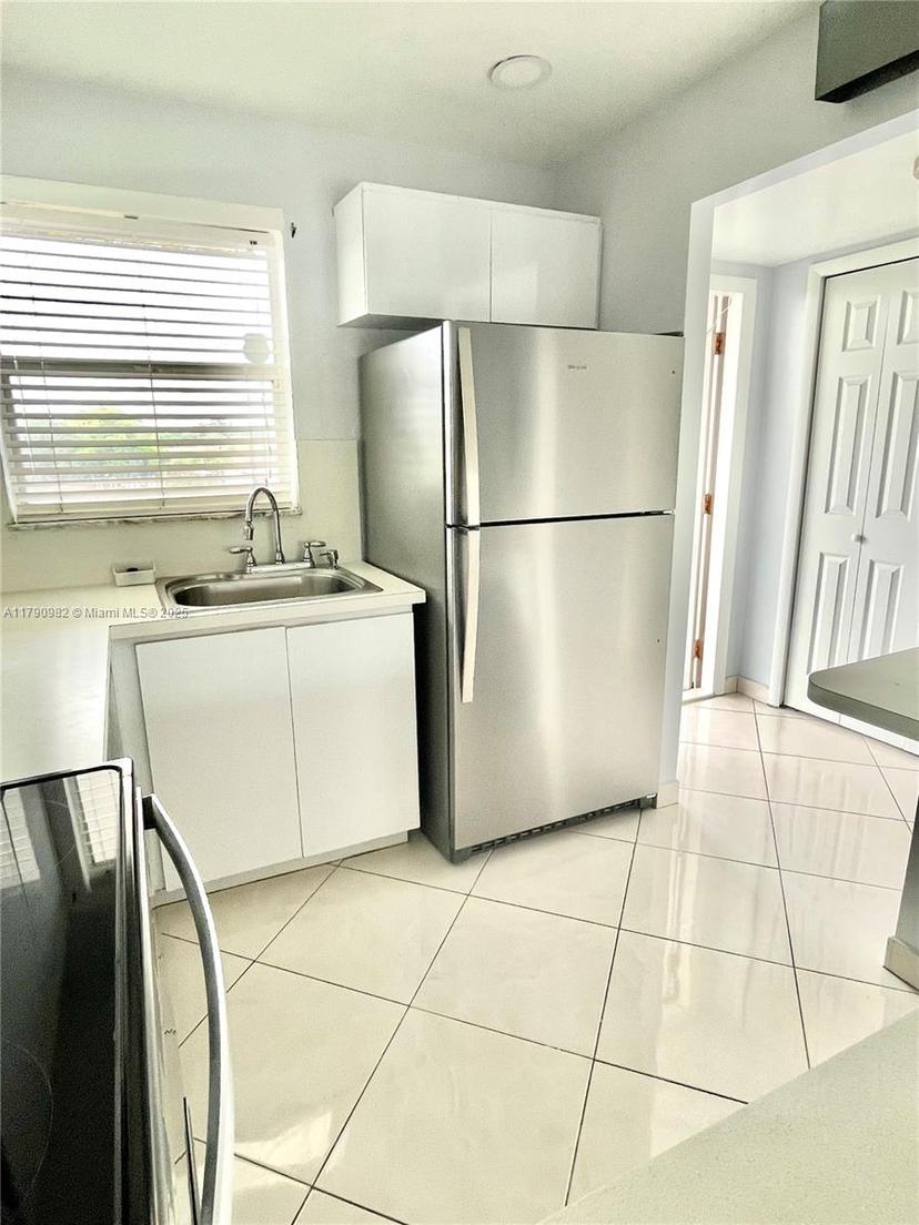 Picture of 8280 Sunrise Lakes Blvd # 307, Sunrise FL 33322