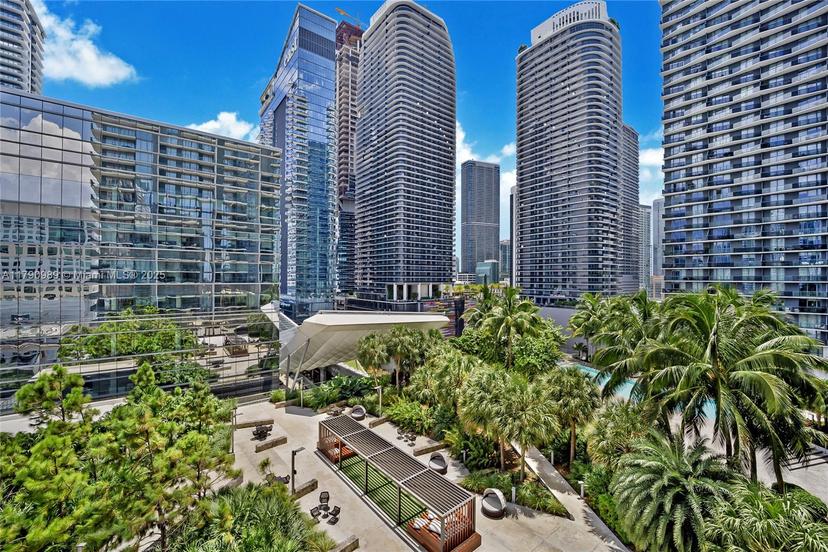 Picture of 88 SW 7Th St # 1009, Miami FL 33130