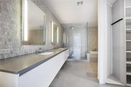 Picture of 88 SW 7Th St # 1009, Miami, FL 33130