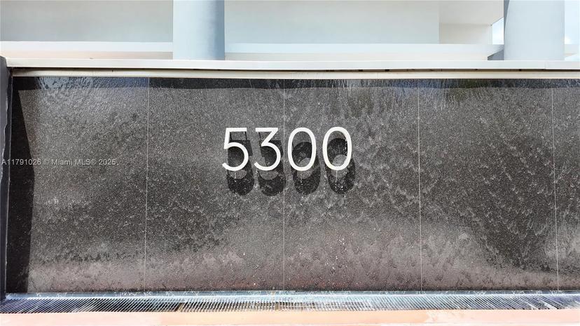 Picture of 5300 Paseo Blvd # 1807, Doral FL 33166