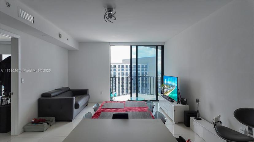 Picture of 5300 Paseo Blvd # 1807, Doral FL 33166