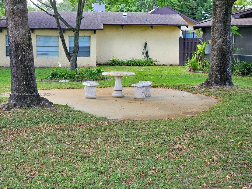 Picture of 109 Briarwood Cir # 2, Hollywood FL 33024