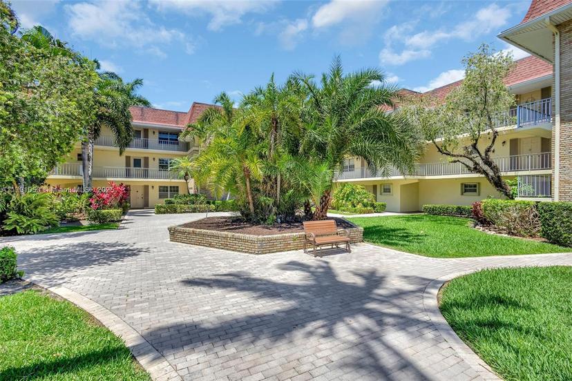 Picture of 5540 Tamberlane Cir # 316, Palm Beach Gardens FL 33418