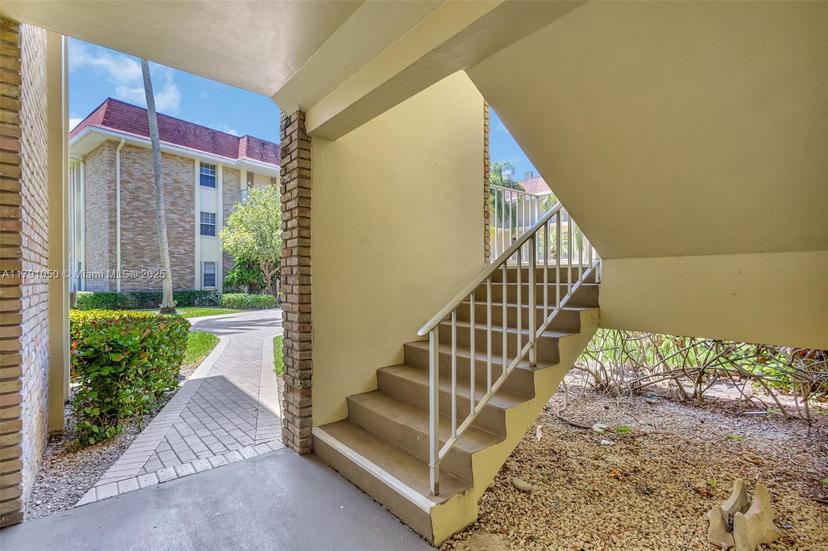 Picture of 5540 Tamberlane Cir # 316, Palm Beach Gardens FL 33418