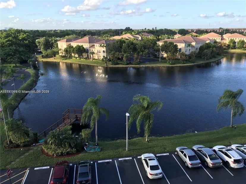 Picture of 250 Jacaranda Dr # 402, Plantation FL 33324