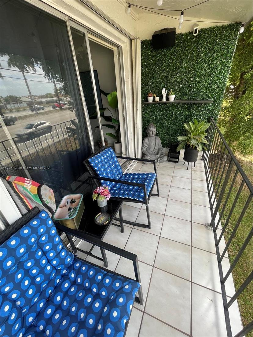 Picture of 9520 SW 8Th St # 211, Miami FL 33174