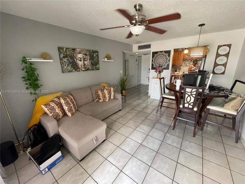 Picture of 9520 SW 8Th St # 211, Miami FL 33174