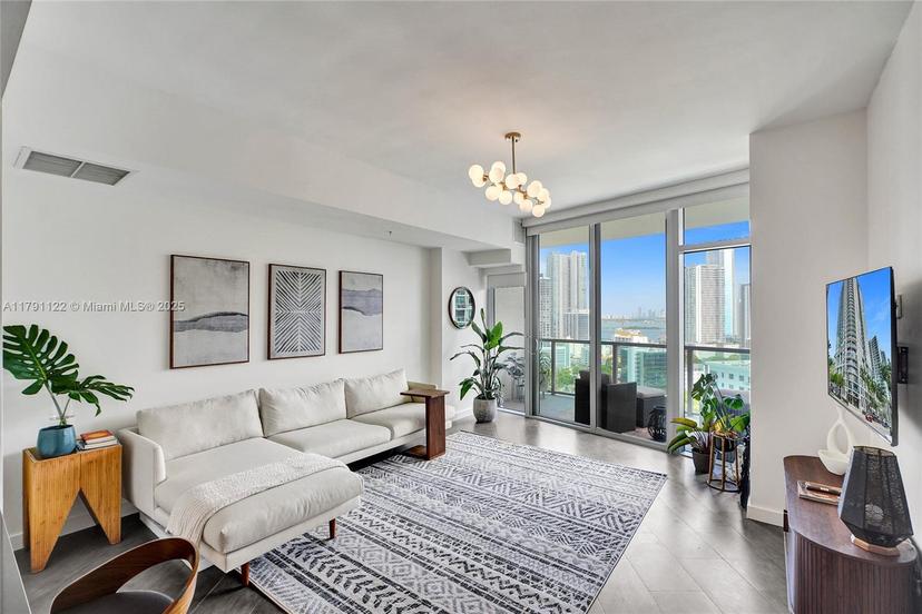 Picture of 3301 NE 1St Ave # H2006, Miami FL 33137
