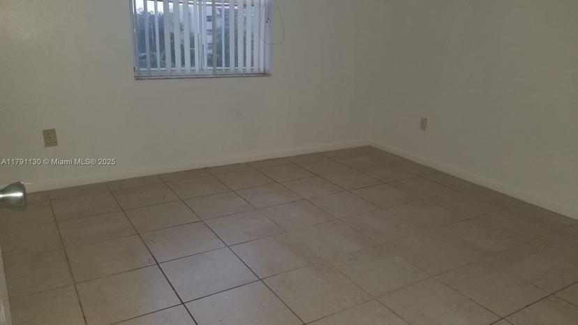 Picture of 8240 SW 210Th St # 313, Cutler Bay FL 33189