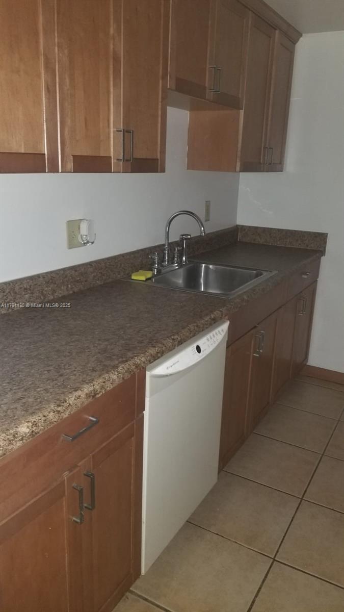 Picture of 8240 SW 210Th St # 313, Cutler Bay FL 33189