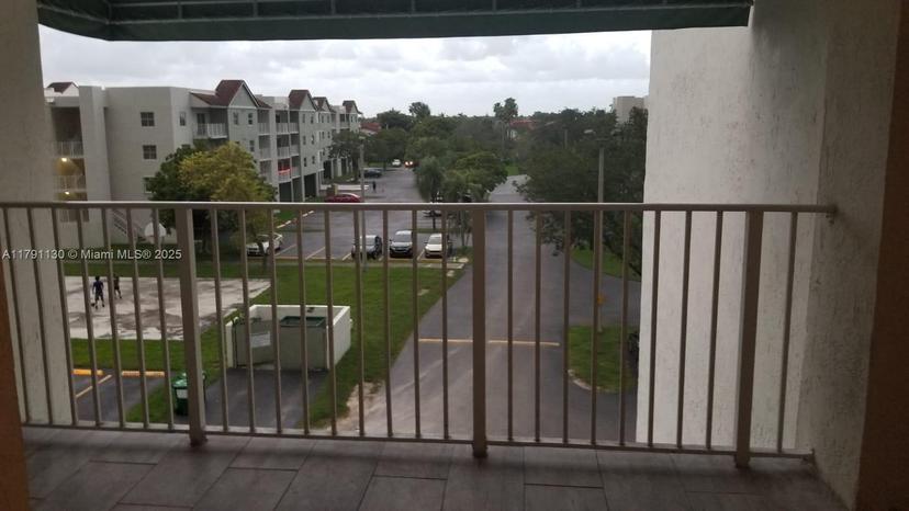 Picture of 8240 SW 210Th St # 313, Cutler Bay FL 33189