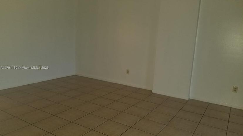 Picture of 8240 SW 210Th St # 313, Cutler Bay FL 33189