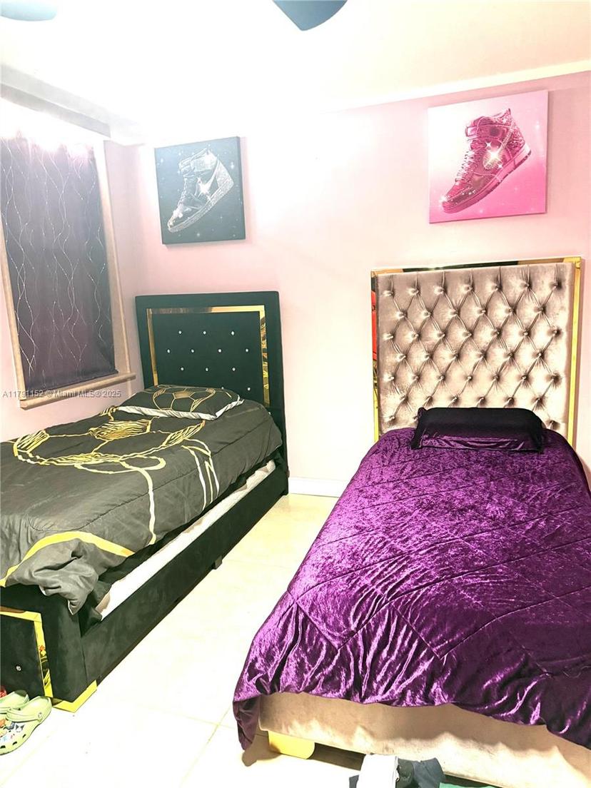 Picture of 427 Golden Isles Dr # 12D, Hallandale Beach FL 33009