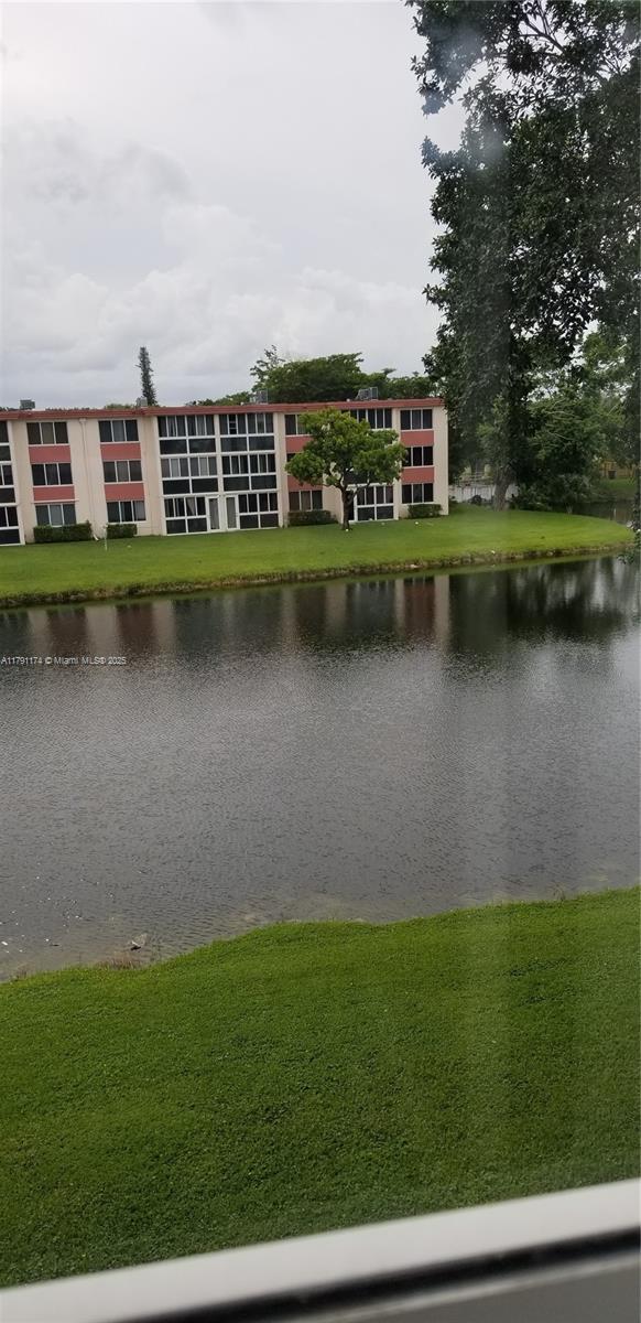 Picture of 1103 NW 58Th Ter # 321, Sunrise FL 33313