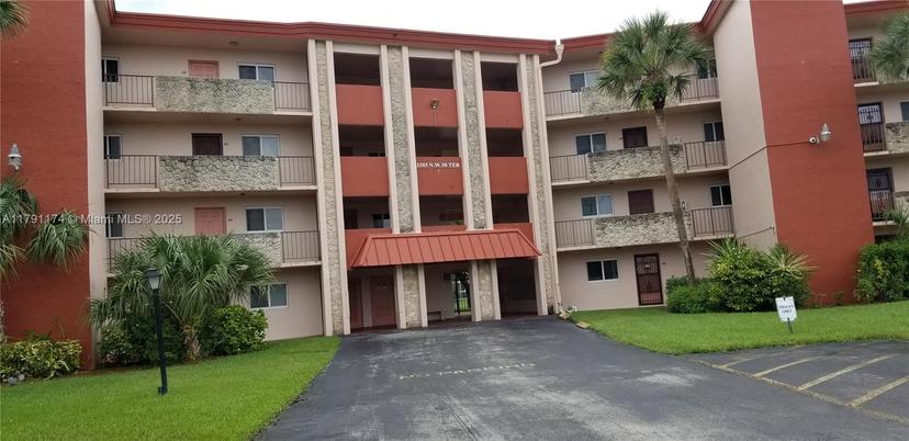 Picture of 1103 NW 58Th Ter # 321, Sunrise FL 33313